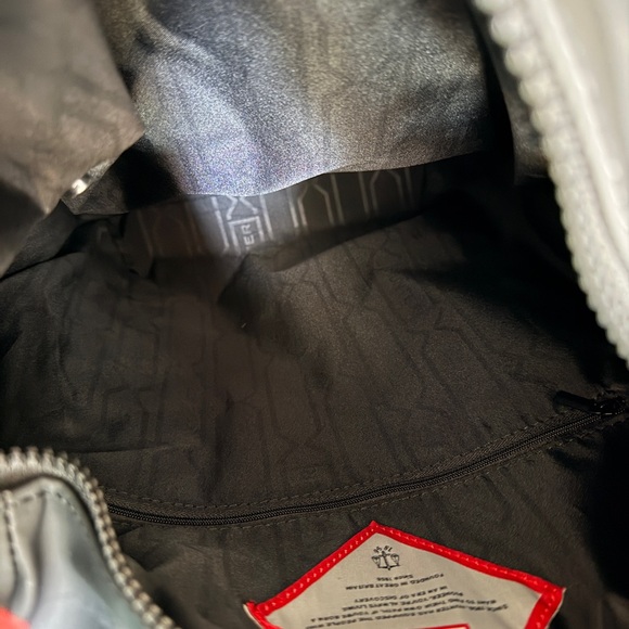 HUNTER Viral Top Clip Black Backpack! BRAND NEW - Picture 10 of 12